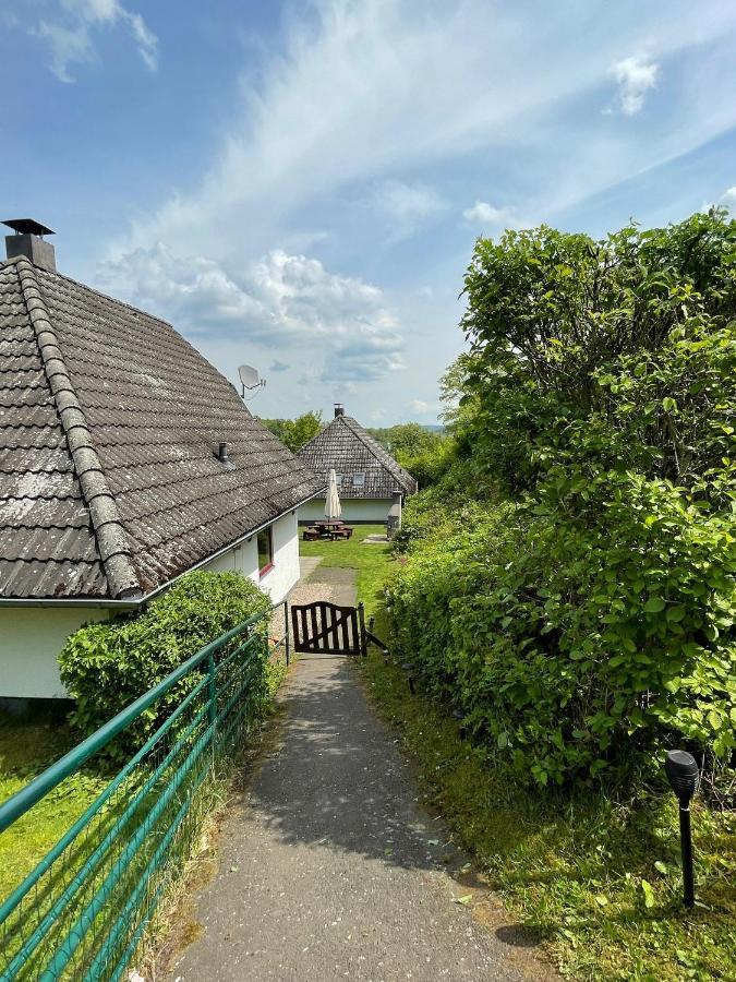 Ferienhaus "Gestiefelter Kater" Am See Im Bergland เคียร์ชไฮม์ ภายนอก รูปภาพ