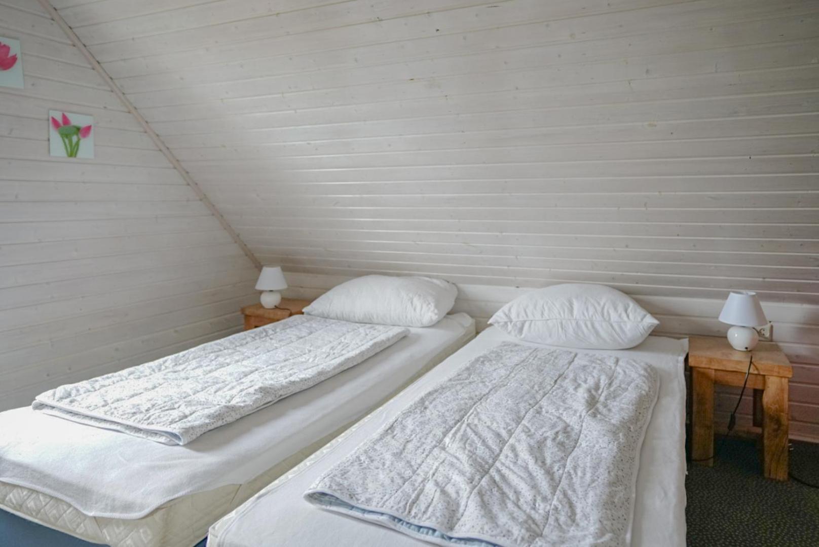 Ferienhaus "Gestiefelter Kater" Am See Im Bergland เคียร์ชไฮม์ ภายนอก รูปภาพ