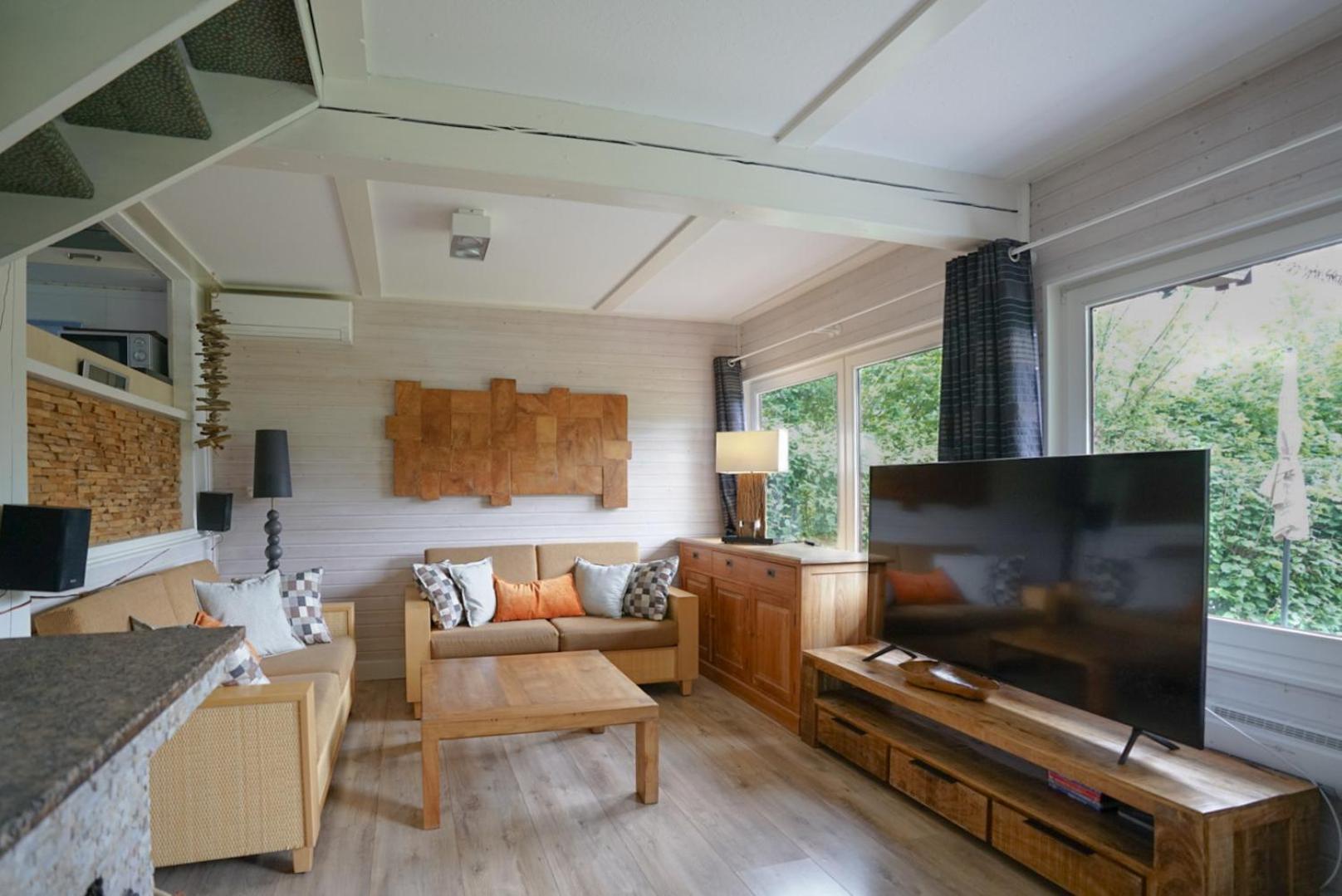 Ferienhaus "Gestiefelter Kater" Am See Im Bergland เคียร์ชไฮม์ ภายนอก รูปภาพ