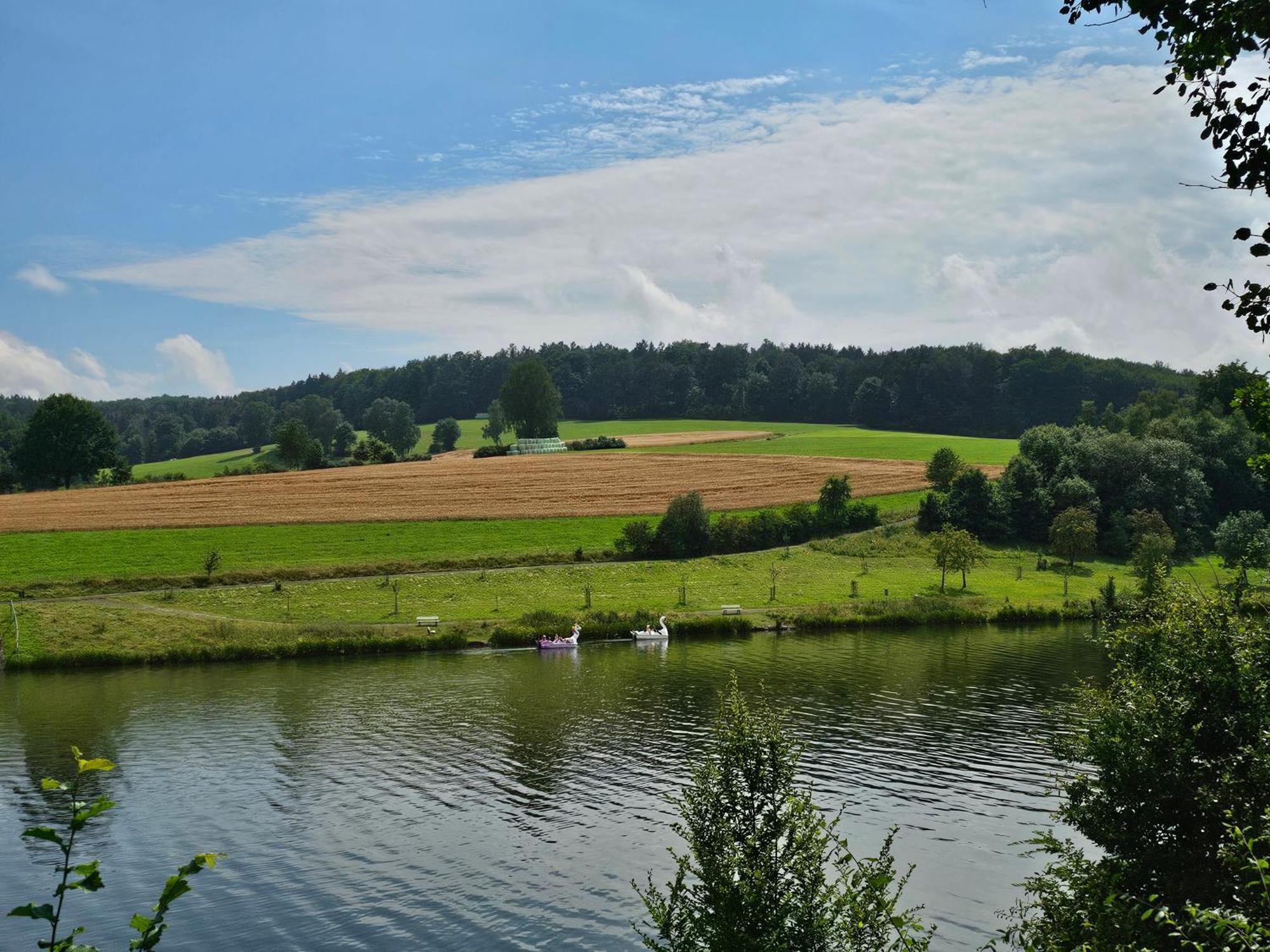 Ferienhaus "Gestiefelter Kater" Am See Im Bergland เคียร์ชไฮม์ ภายนอก รูปภาพ