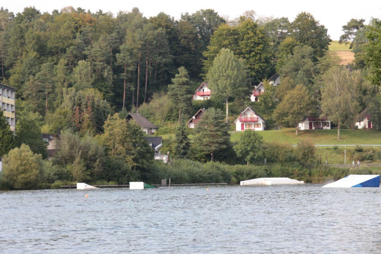 Ferienhaus "Gestiefelter Kater" Am See Im Bergland เคียร์ชไฮม์ ภายนอก รูปภาพ