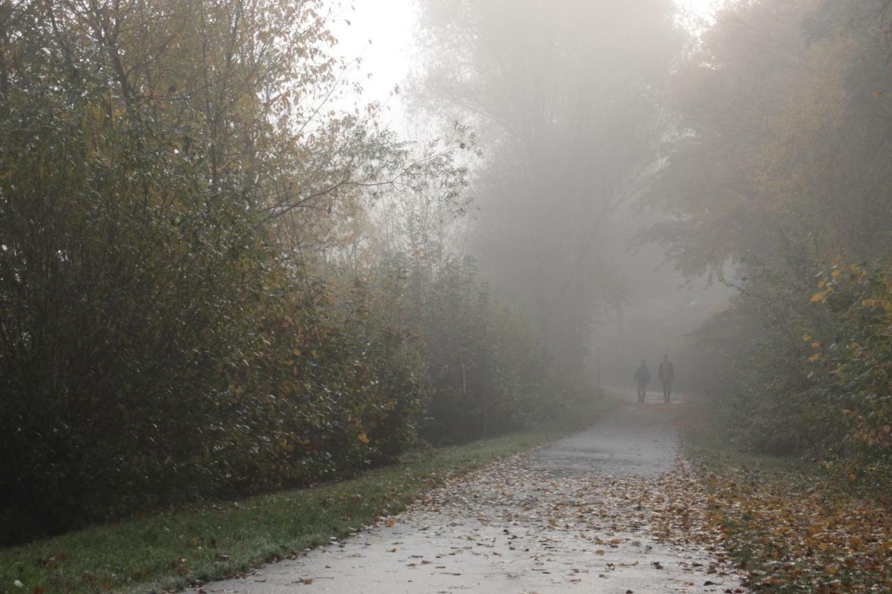 Ferienhaus "Gestiefelter Kater" Am See Im Bergland เคียร์ชไฮม์ ภายนอก รูปภาพ